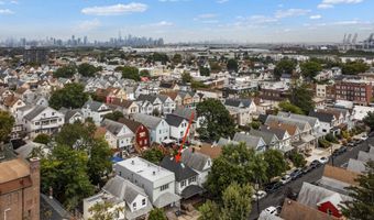 39 W 40TH St, Bayonne, NJ 07002