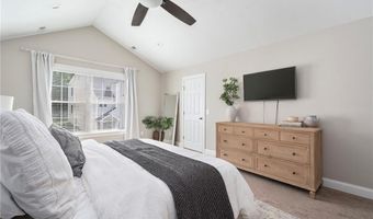 601 Hunting Hill Dr, Cumberland, RI 02864