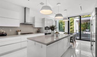 124 Park Dr, Bal Harbour, FL 33154