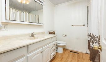 105 Lincoln Hts, Alum Creek, WV 25003