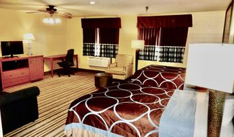 2207 N Buckeye Ave, Abilene, KS 67410