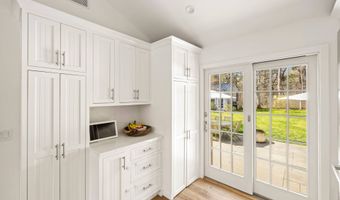 93 Mulford Ln, Amagansett, NY 11930