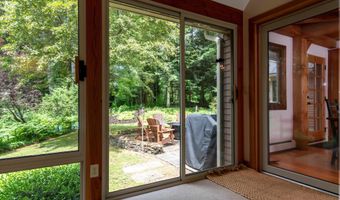 395 Hillwinds Rd, Brattleboro, VT 05301