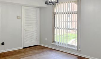 3322 WOODBURN VILLAGE Dr 24, Annandale, VA 22003