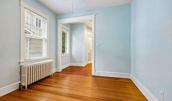 526 N IVY St, Arlington, VA 22201