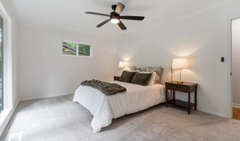 18 S Hampstead Ln, Bella Vista, AR 72714