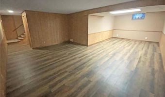 8906 138th Street Ct, Apple Valley, MN 55124