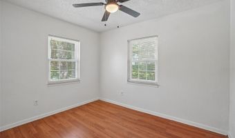 222 LAKEVIEW Dr, Auburndale, FL 33823