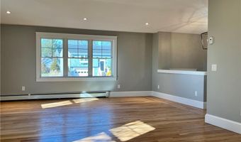 45 Trout Dr, Middletown, RI 02842