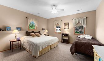 608 N Riverwood Cir, Brandon, SD 57005