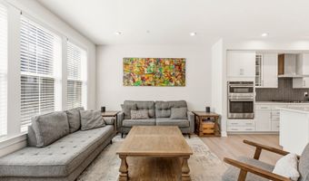 2841 HOKIE Ln, Alexandria, VA 22306