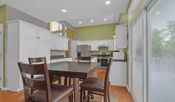2324 Tracy Ln, Algonquin, IL 60102