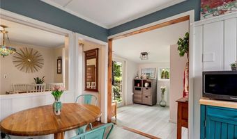 25 Renfrew Ave, Middletown, RI 02842