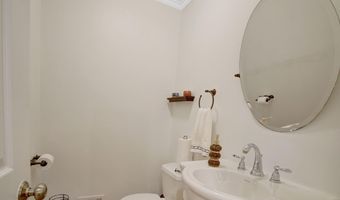 8304 FIVE GATES Rd, Annandale, VA 22003