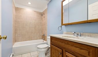 829 Mizzen Ave, Beachwood, NJ 08722