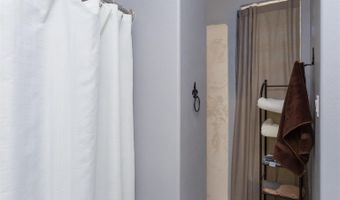 2602 Fairway Dr, Artesia, NM 88210