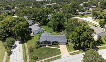 1009 Dutch Mill Dr, Ballwin, MO 63011