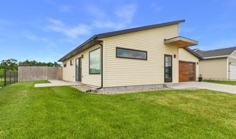 2508 Dean Ct, Brookings, SD 57006