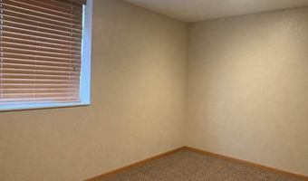 331 S 4th St, Akron, IA 51001