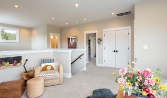 2100 NW Newport Hills Dr, Bend, OR 97703