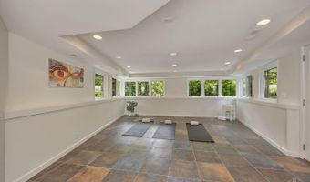 7708 Creekwood Ln, Amberley, OH 45237