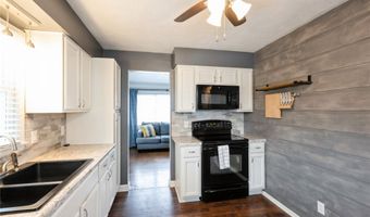 218 SW Des Moines St, Ankeny, IA 50023