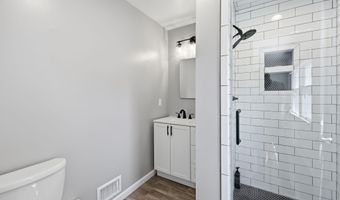 575 Garfield Ave, Belford, NJ 07718