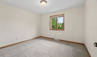4226 E APPLESEED Dr, Appleton, WI 54913