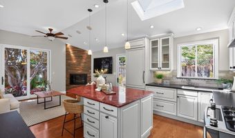 1357 Court St, Alameda, CA 94501
