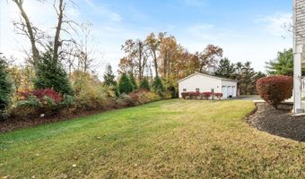 24 CLEARWATER Dr, Allentown, NJ 08501