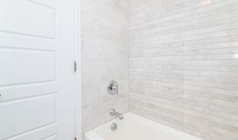 68 Elm St, Beachwood, NJ 08722