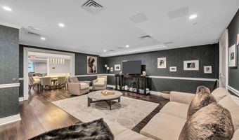4915 HAMPDEN Ln 204, Bethesda, MD 20814
