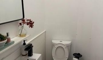 809 CHAUNCEY Ave, Baltimore, MD 21217