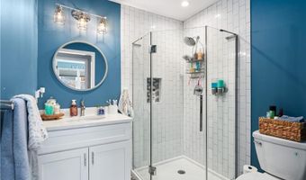 4 James St, Middletown, RI 02842