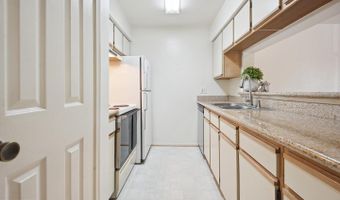 3313 WYNDHAM Cir #2216, Alexandria, VA 22302