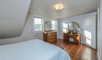 318 Mitchell's Ln, Middletown, RI 02871