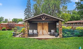 904 S Patrician Ct, Brandon, SD 57055