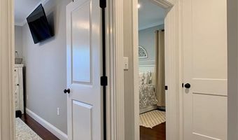 18 Sylvan St, Newport, RI 02840