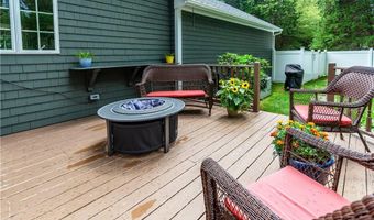 7 Wickham Rd, North Kingstown, RI 02852
