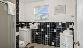 2136 Montauk Hwy 112, Amagansett, NY 11930