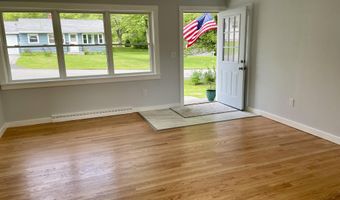 10 Crawford Dr, Bath, ME 04530