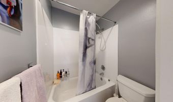 718 Peninsula Ct, Ann Arbor, MI 48105