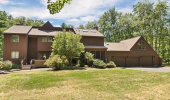 82 Pilgrim Dr, Bedford, NH 03110