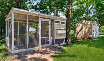 6926 Woodridge Dr, Avon, IN 46123