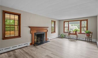 44 River St, Cranston, RI 02905