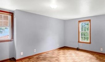 421 W College St, Aurora, MO 65605