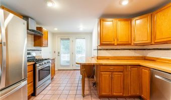 1122 Pawtucket Ave, East Providence, RI 02916