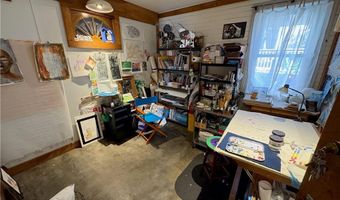 30 Bradford St, Bristol, RI 02809