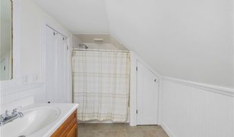 28 Extension St, Newport, RI 02840