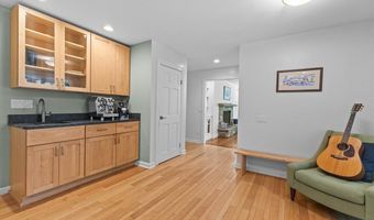 240 S Cove Rd, Burlington, VT 05401